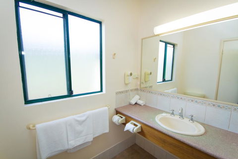 Tree Top Walk Motel - Accommodation Sunshine Coast 1