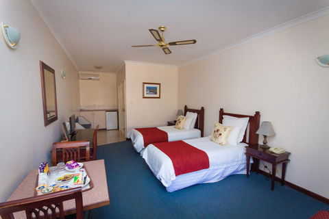 Tree Top Walk Motel - Accommodation Sunshine Coast 2