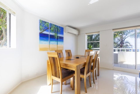 Tropical & Modern With Rooftop Terrace - Accommodation Sunshine Coast 2