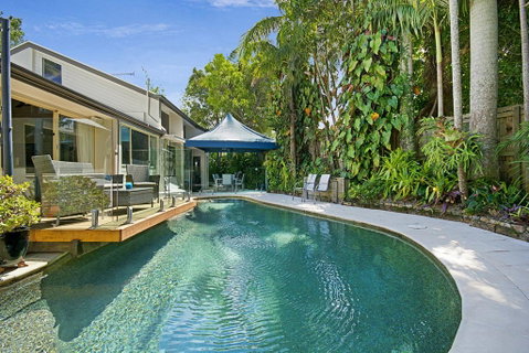 Tropical 5 Bedroom Family Getaway In Noosa Heads - Accommodation Sunshine Coast 0