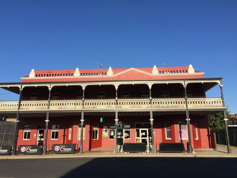 Tumut Star Hotel - Accommodation Sunshine Coast 0