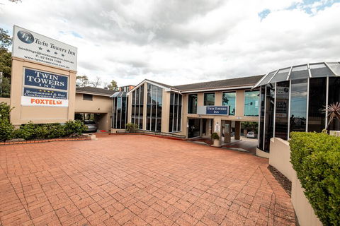 Twin Towers Inn - Accommodation Sunshine Coast 3