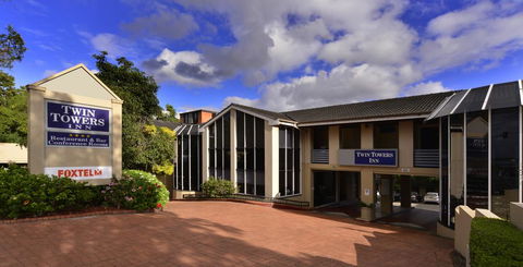 Twin Towers Inn - Accommodation Sunshine Coast 0