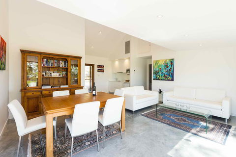 Two Doors - Accommodation Sunshine Coast 3