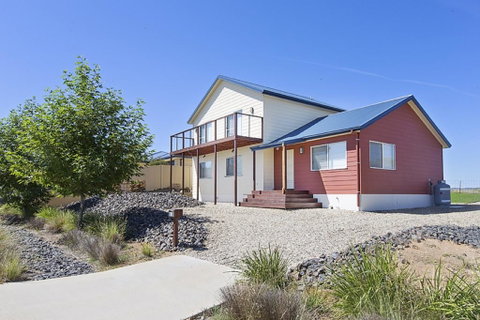 Twynam House - Jindabyne - Accommodation Sunshine Coast 0