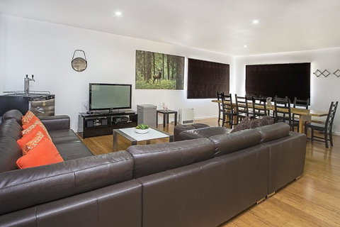Twynam House - Jindabyne - Accommodation Sunshine Coast 1