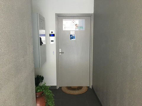 U201 Brunswick Living Brand New Deluxe Balcony Upper Floor Apartment Close To Airport And CBD - Accommodation Sunshine Coast 1