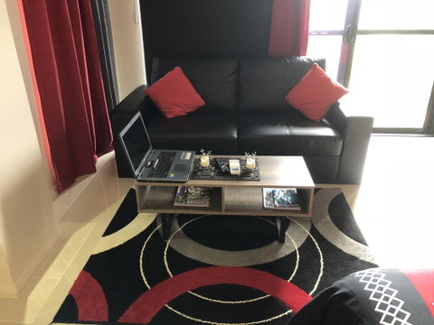 Ultra Modern Private Studio Room - Accommodation Sunshine Coast 1