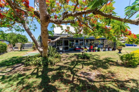 Unique Getaway 300m To Bribie Foreshore, Bongaree - Accommodation Sunshine Coast 3
