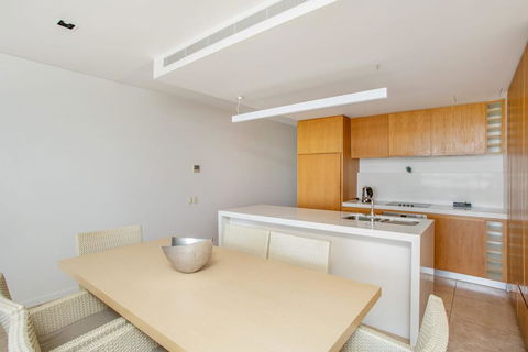 Unit 101 Plantation Resort - Rainbow Beach, Plantation Resort, Second Floor, Aircon, Pool, Spa - Accommodation Sunshine Coast 2
