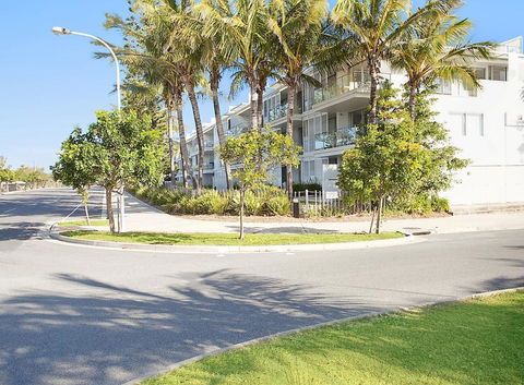 Unit 105 Plantation - Rainbow Beach, Plantation Resort, Second Floor, Aircon, Pool, Spa - Accommodation Sunshine Coast 0