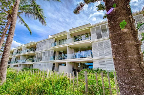 Unit 106 Plantation Resort - Rainbow Beach, Walk To Beach, Views, Aircon, Pool, Plantation Resort - Accommodation Sunshine Coast 2