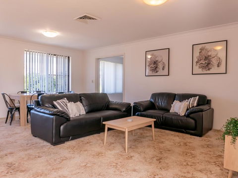 Unit 1@Tee Jays - Accommodation Sunshine Coast 2