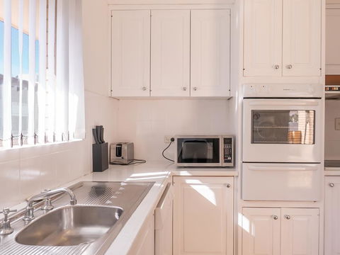 Unit 1@Tee Jays - Accommodation Sunshine Coast 3