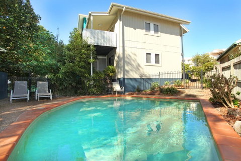 Unit 2, On The Park, 22 Frank Street Coolum Beach, 400 BOND, LINEN INCLUDED - Accommodation Sunshine Coast 0