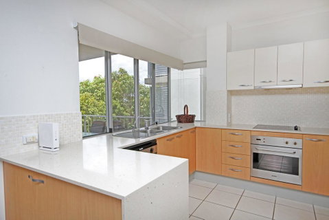 Unit 2, Sea Breeze Villas- 39 First Avenue Coolum - WIFI, 400 Bond - Accommodation Sunshine Coast 2