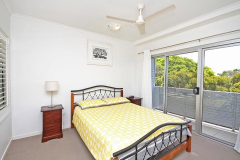Unit 2, Sea Breeze Villas- 39 First Avenue Coolum - WIFI, 400 Bond - Accommodation Sunshine Coast 3