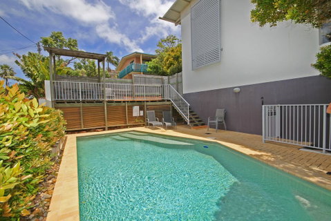Unit 2, Sea Breeze Villas- 39 First Avenue Coolum - WIFI, 400 Bond - Accommodation Sunshine Coast 1