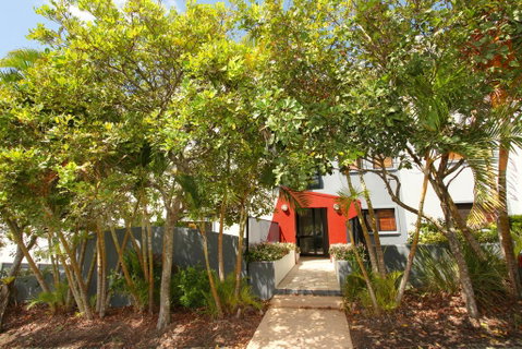 Unit 4, Beaumont Sur Mer, 13 - 15 Pacific Terrace Coolum Beach, 400 BOND, LINEN SUPPLIED - Accommodation Sunshine Coast 3