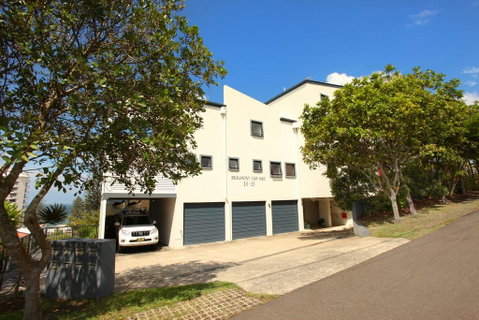 Unit 4, Beaumont Sur Mer, 13 - 15 Pacific Terrace Coolum Beach, 400 BOND, LINEN SUPPLIED - Accommodation Sunshine Coast 1