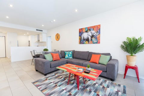 Urban Jungle! Executive Apartment In Heart Of CBD - Accommodation Sunshine Coast 0