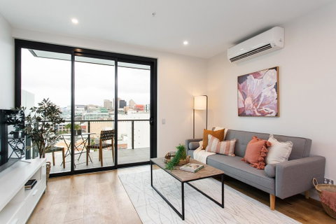 Urban Rest - Eastend - Accommodation Sunshine Coast 2