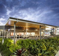Vale Hotel - Accommodation Sunshine Coast