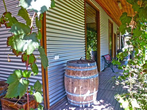 Valley Farm Vineyard Villas - Accommodation Sunshine Coast 0