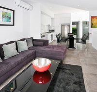 Views from Red Hill - Modern and Spacious Split-Level Executive 3BR Red Hill Apartment Close to CBD - Accommodation Sunshine Coast
