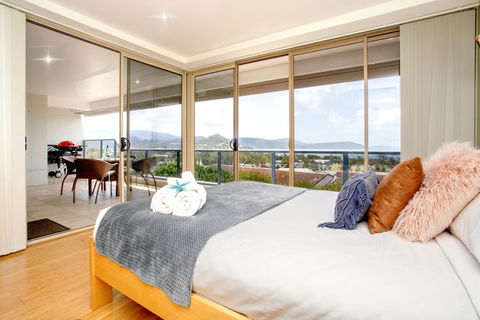 VIEWS ON ELSHEBY - Accommodation Sunshine Coast 1