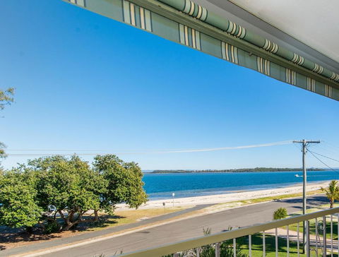 VIEWS VIEWS VIEWS! Front Top Floor Waterfront Unit - Chnook Apartments South Esp, Bongaree - Accommodation Sunshine Coast 0