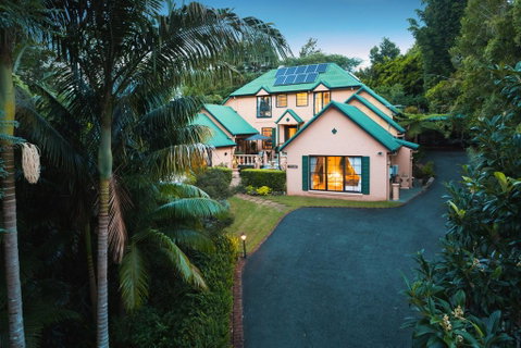 Villa Della Rosa Bed & Breakfast - Accommodation Sunshine Coast 0