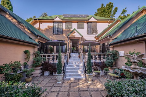 Villa Della Rosa Bed & Breakfast - Accommodation Sunshine Coast 3