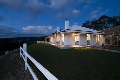 Villa Talia Tasmania - Accommodation Sunshine Coast 1
