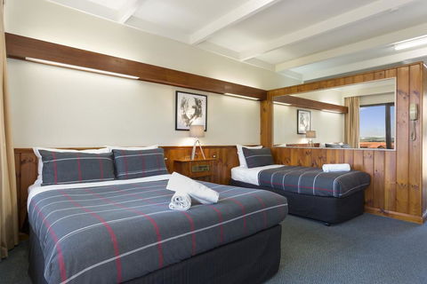 Village Family Motor Inn - Accommodation Sunshine Coast 3