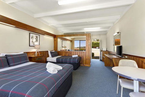 Village Family Motor Inn - Accommodation Sunshine Coast 2