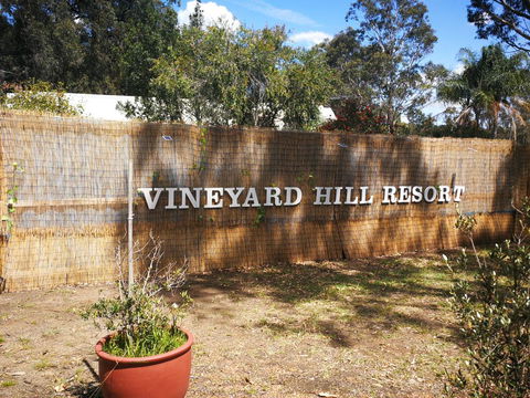 Vineyard Hill Resort - Accommodation Sunshine Coast 0