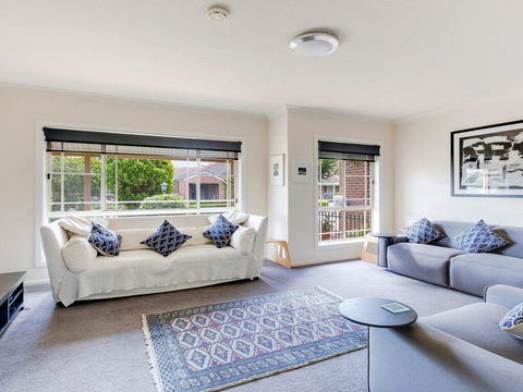 Walling-Clifton Gardens - Backing Onto Golf Course - Accommodation Sunshine Coast 0