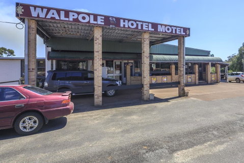 Walpole Hotel Motel - Accommodation Sunshine Coast 1