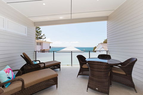 Wanda Waterfront Retreat - Beautiful Beach House - Accommodation Sunshine Coast 1