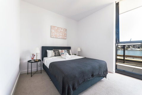 Waterfront Apt On Mel Collins Street#3 - Accommodation Sunshine Coast 3