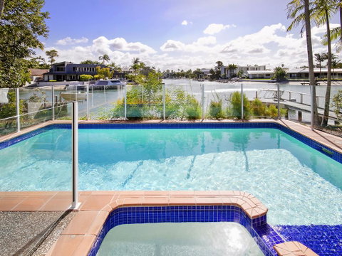Waterfront On Witta Circle - Accommodation Sunshine Coast 2