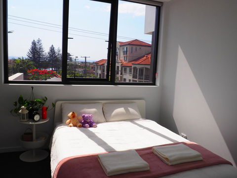Waterfront Quiet Room - Accommodation Sunshine Coast 0