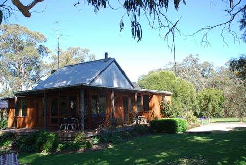 Bluegum Ridge Cottages - Accommodation Sunshine Coast 0