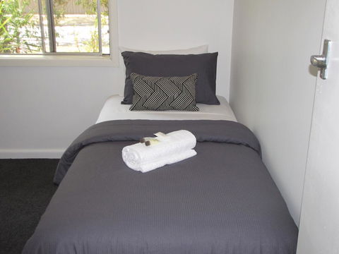 Clarke Street - Accommodation Sunshine Coast 12