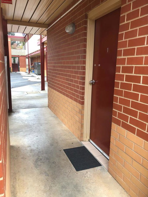 National Hotel Complex Bendigo - Accommodation Sunshine Coast 2