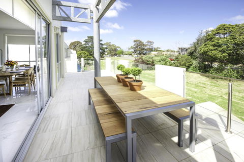 Phillip Island Towers - Accommodation Sunshine Coast 3