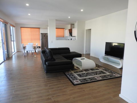 Phillip Island Towers - Accommodation Sunshine Coast 14