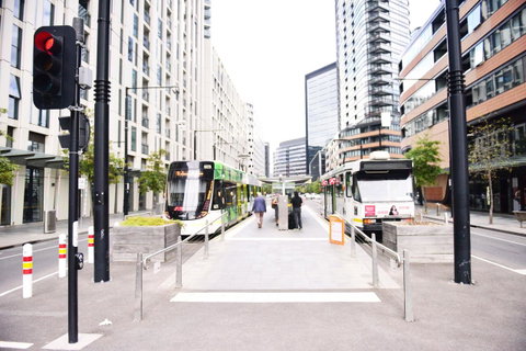 Superb Habour View/ Stylish Apartment / Landmark Building/ Free Tram - Accommodation Sunshine Coast 19