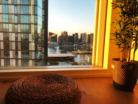 Superb Habour View/ Stylish Apartment / Landmark Building/ Free Tram - Accommodation Sunshine Coast 17
